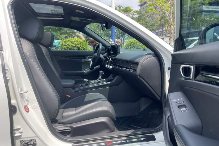 Used Honda Civic 2022 240TURBO CVT Dynamic Edition Interior 1