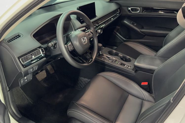 Used Honda Civic 2022 240TURBO CVT Dynamic Edition Interior 1