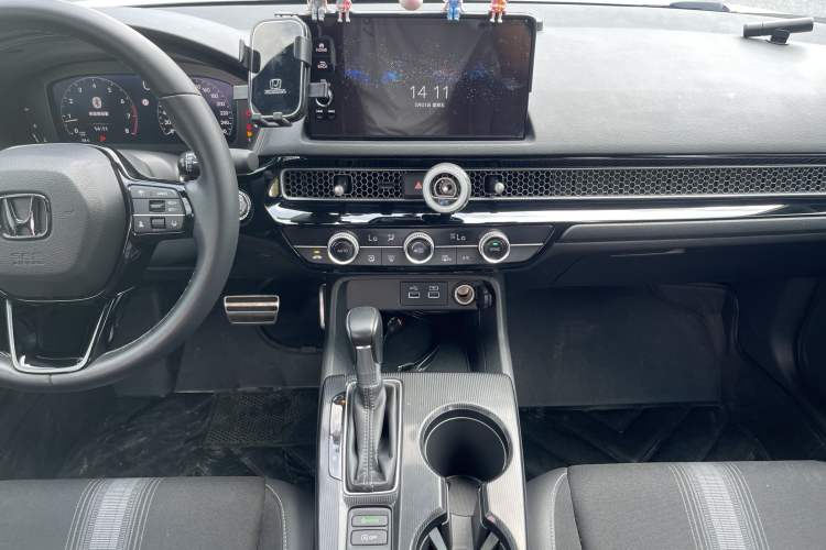 Used Honda Civic 2022 240TURBO CVT Dynamic Edition Interior 10