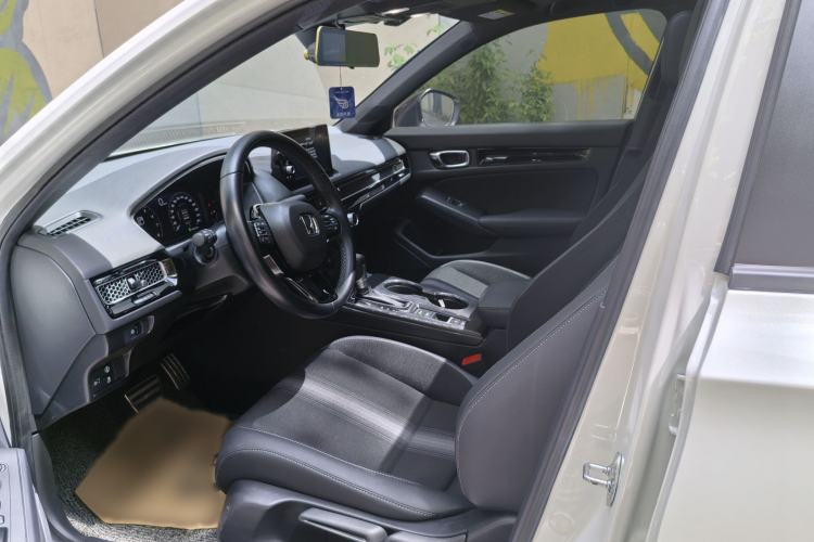 Used Honda Civic 2022 240TURBO CVT Dynamic Edition Interior 2