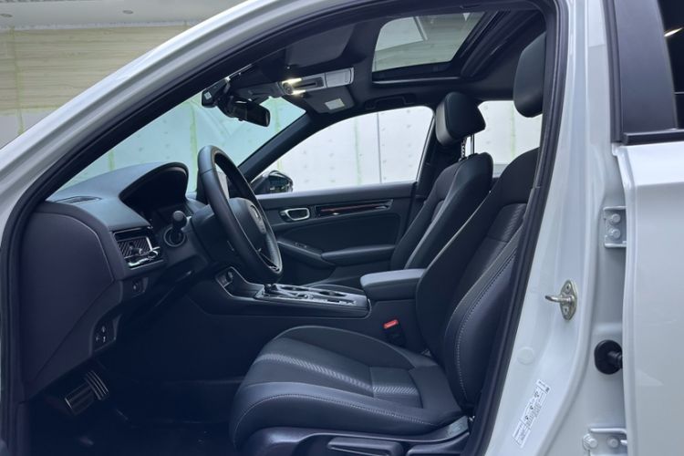 Used Honda Civic 2022 240TURBO CVT Dynamic Edition Interior 2