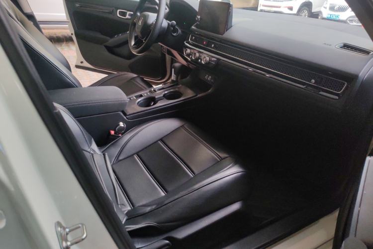 Used Honda Civic 2022 240TURBO CVT Dynamic Edition Interior 2