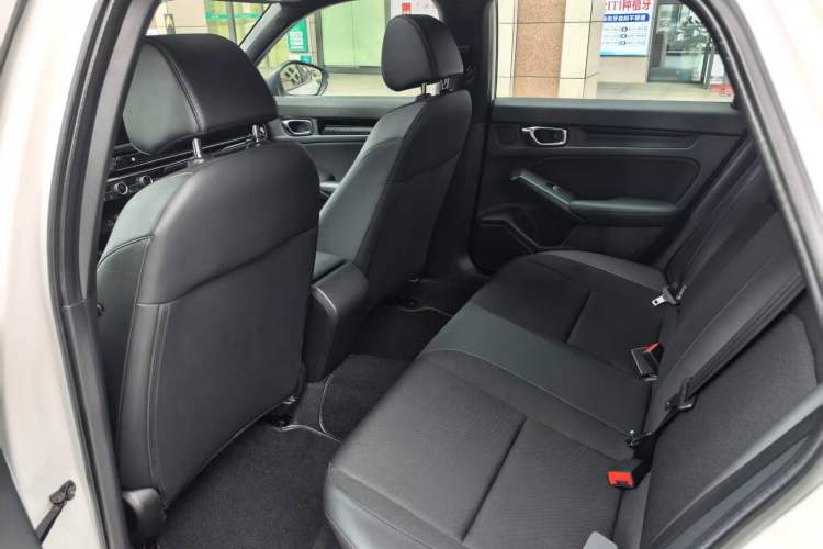 Used Honda Civic 2022 240TURBO CVT Dynamic Edition Interior 2