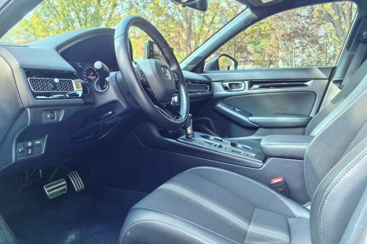 Used Honda Civic 2022 240TURBO CVT Dynamic Edition Interior 2