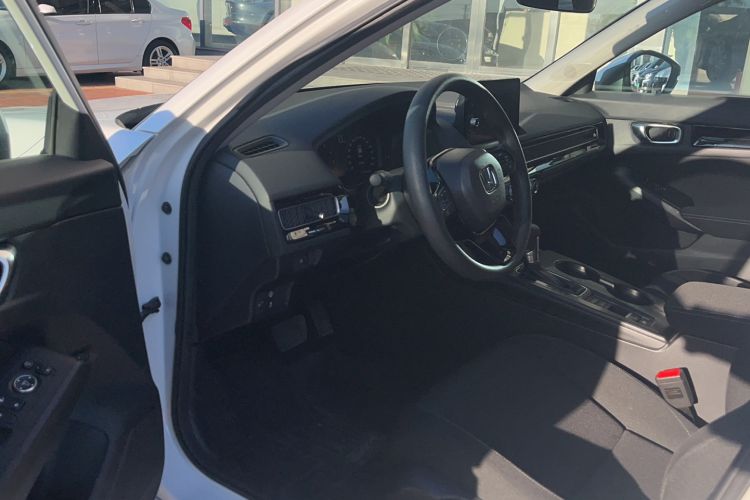 Used Honda Civic 2022 240TURBO CVT Dynamic Edition Interior 2