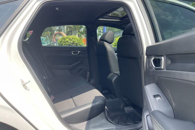 Used Honda Civic 2022 240TURBO CVT Dynamic Edition Interior 2