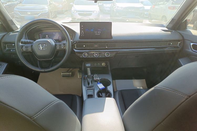 Used Honda Civic 2022 240TURBO CVT Dynamic Edition Interior 2