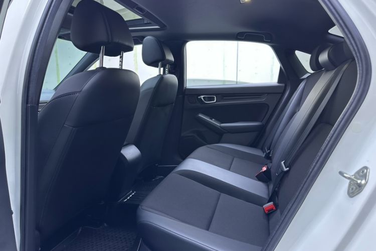 Used Honda Civic 2022 240TURBO CVT Dynamic Edition Interior 3
