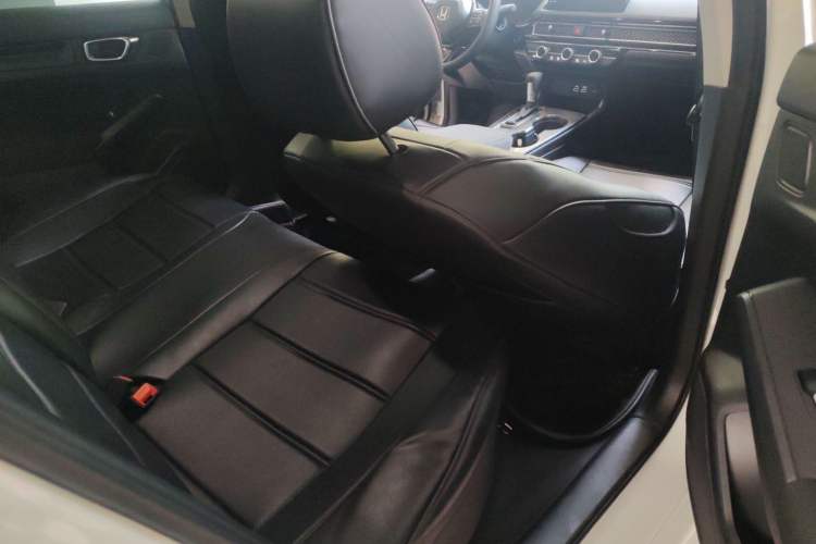 Used Honda Civic 2022 240TURBO CVT Dynamic Edition Interior 3