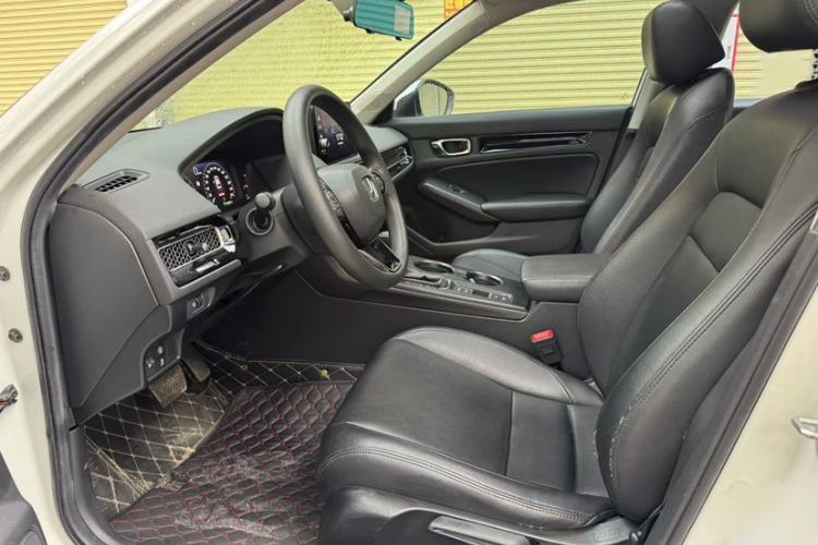 Used Honda Civic 2022 240TURBO CVT Dynamic Edition Interior 3