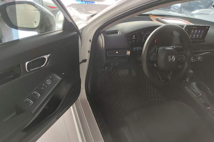 Used Honda Civic 2022 240TURBO CVT Dynamic Edition Interior 3