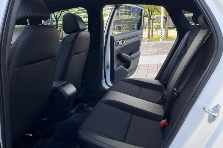 Used Honda Civic 2022 240TURBO CVT Dynamic Edition Interior 3