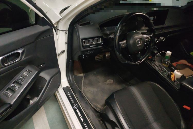 Used Honda Civic 2022 240TURBO CVT Dynamic Edition Interior 3