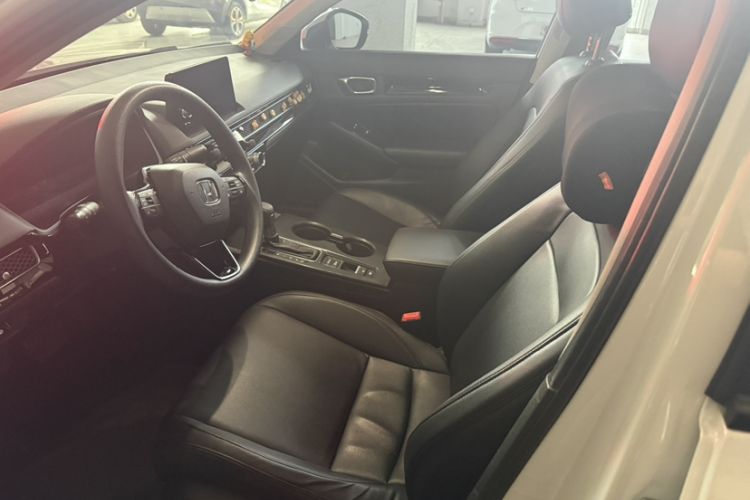 Used Honda Civic 2022 240TURBO CVT Dynamic Edition Interior 3