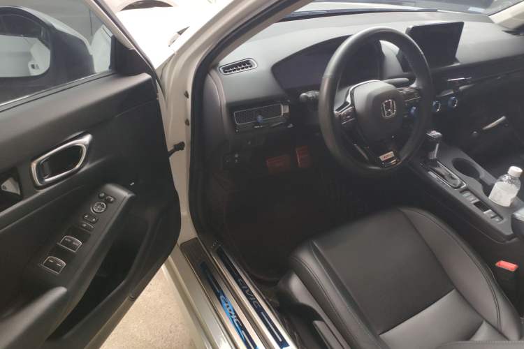 Used Honda Civic 2022 240TURBO CVT Dynamic Edition Interior 3