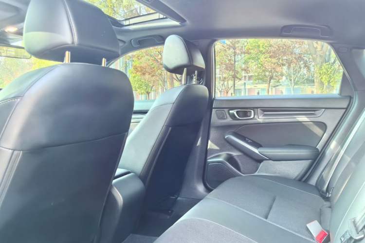 Used Honda Civic 2022 240TURBO CVT Dynamic Edition Interior 3