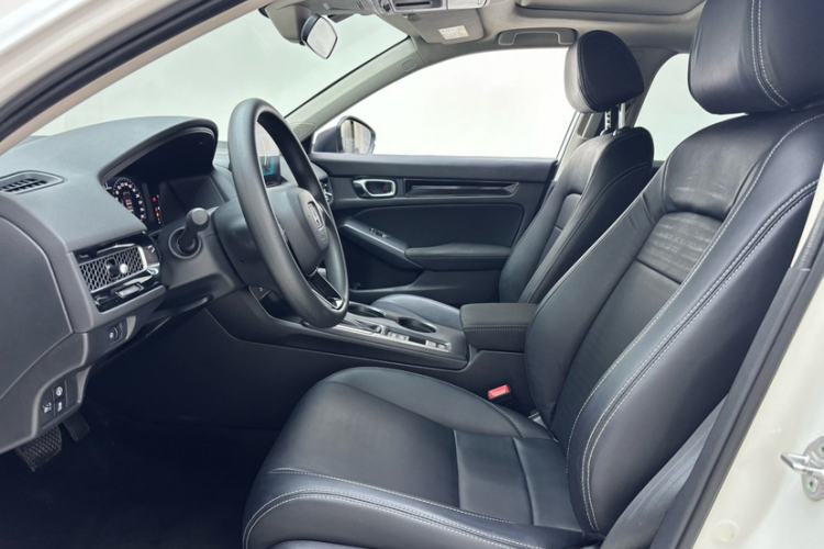 Used Honda Civic 2022 240TURBO CVT Dynamic Edition Interior 3