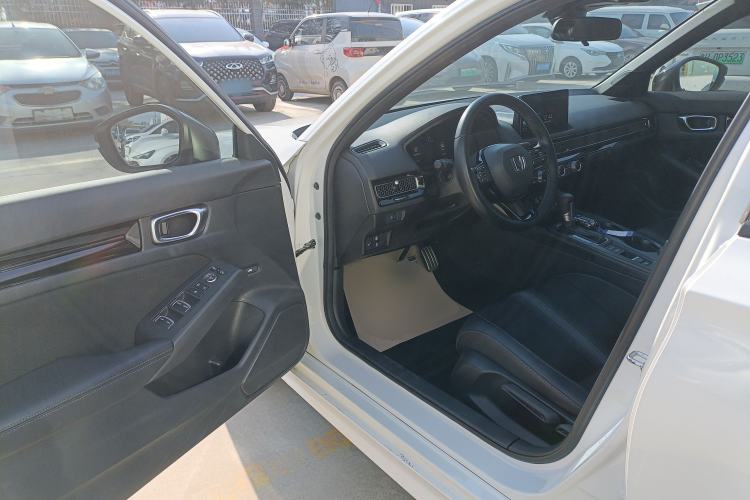 Used Honda Civic 2022 240TURBO CVT Dynamic Edition Interior 3