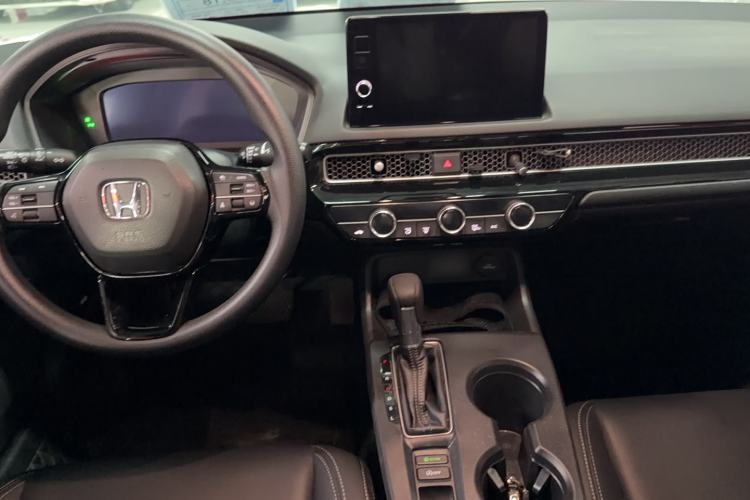 Used Honda Civic 2022 240TURBO CVT Dynamic Edition Interior 3