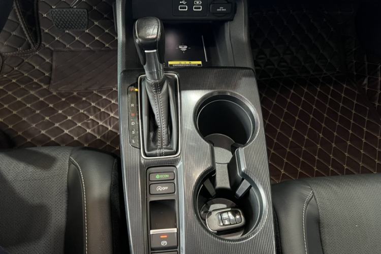 Used Honda Civic 2022 240TURBO CVT Dynamic Control Version Interior 4