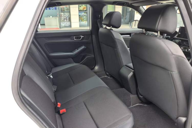 Used Honda Civic 2022 240TURBO CVT Dynamic Edition Interior 4