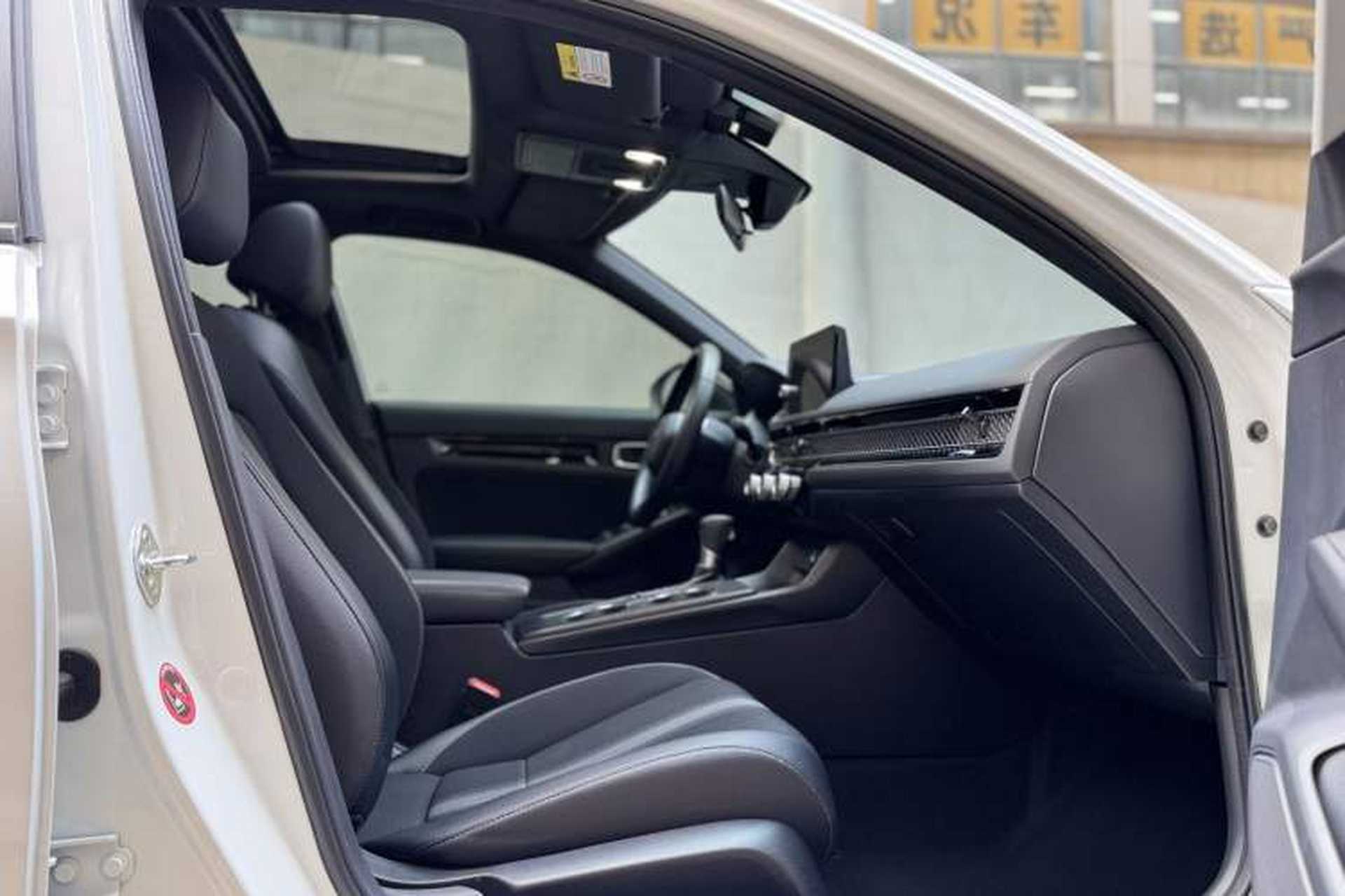Used Honda Civic 2022 240TURBO CVT Dynamic Edition Interior 4