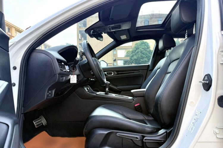 Used Honda Civic 2022 240TURBO CVT Dynamic Edition Interior 4