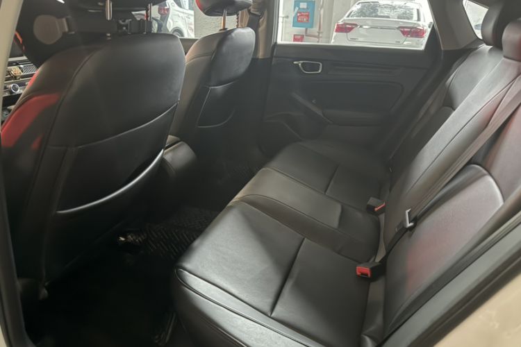 Used Honda Civic 2022 240TURBO CVT Dynamic Edition Interior 4