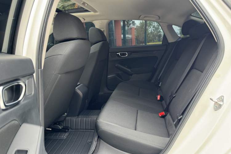 Used Honda Civic 2022 240TURBO CVT Dynamic Edition Interior 4