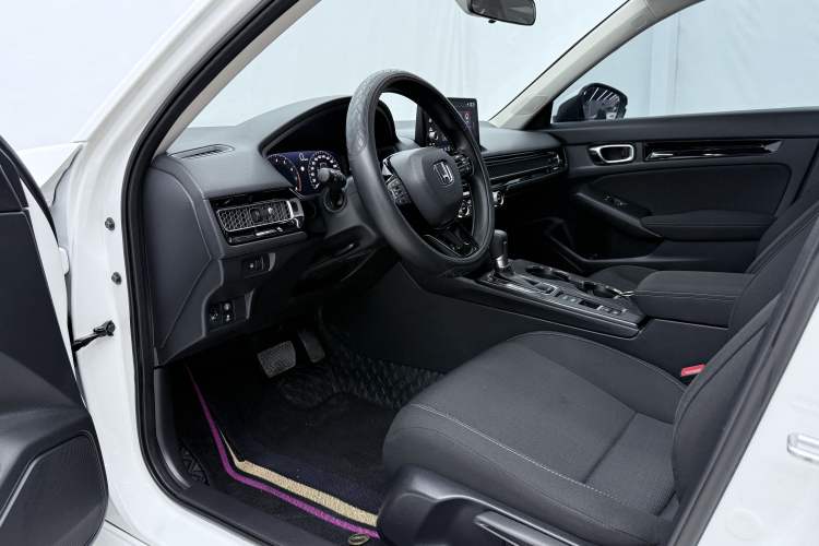 Used Honda Civic 2022 240TURBO CVT Dynamic Edition Interior 4