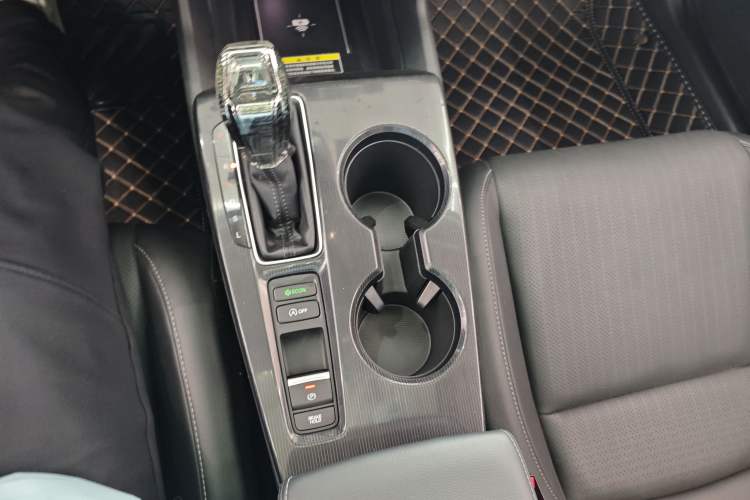 Used Honda Civic 2022 240TURBO CVT Dynamic Control Version Interior 4