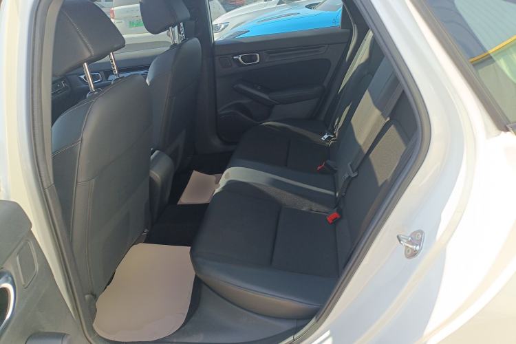 Used Honda Civic 2022 240TURBO CVT Dynamic Edition Interior 4