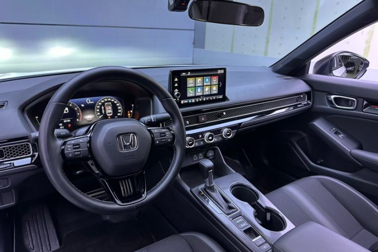Used Honda Civic 2022 240TURBO CVT Dynamic Edition Interior 5