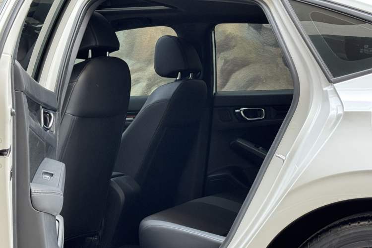 Used Honda Civic 2022 240TURBO CVT Dynamic Edition Interior 5