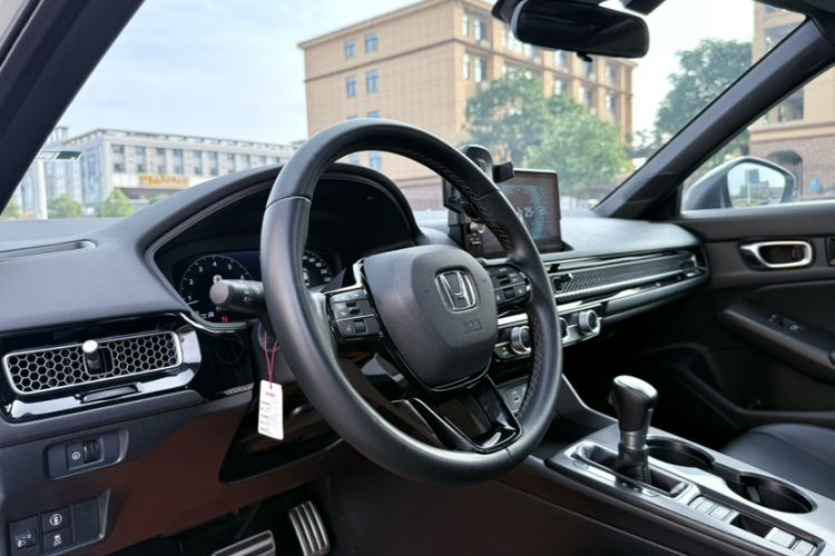 Used Honda Civic 2022 240TURBO CVT Dynamic Edition Interior 5
