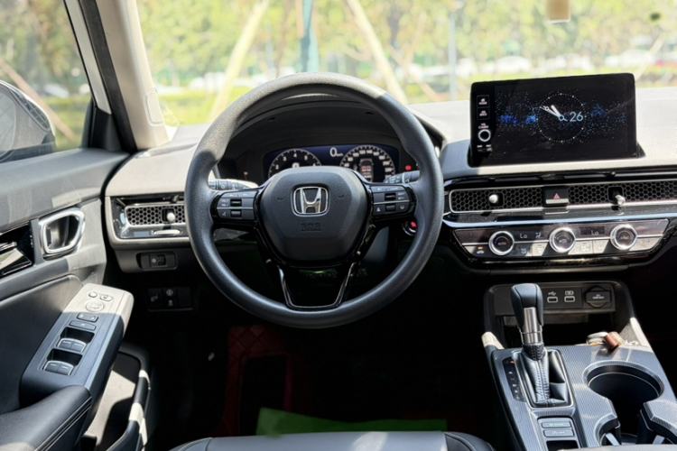 Used Honda Civic 2022 240TURBO CVT Dynamic Edition Interior 5