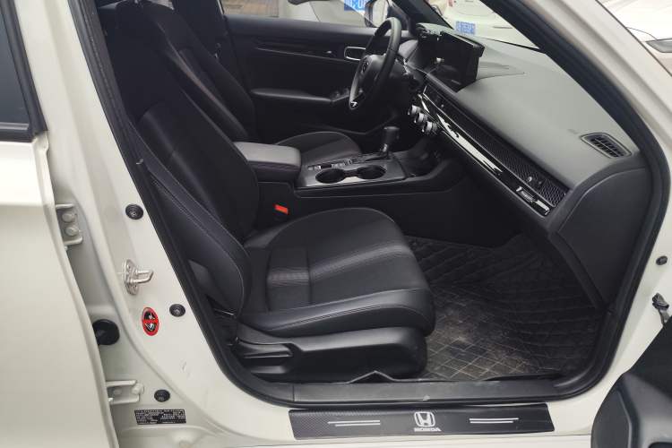 Used Honda Civic 2022 240TURBO CVT Dynamic Edition Interior 5