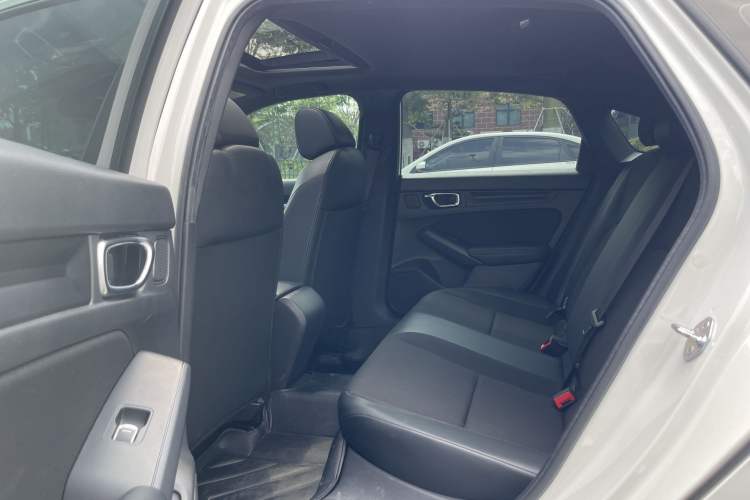 Used Honda Civic 2022 240TURBO CVT Dynamic Edition Interior 5