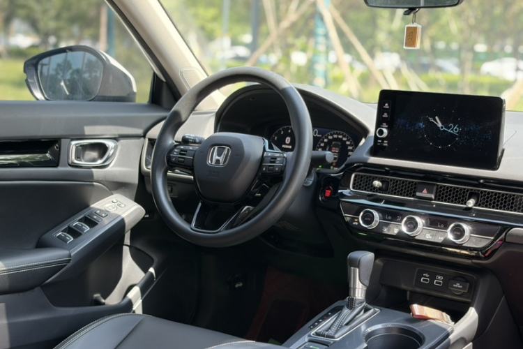 Used Honda Civic 2022 240TURBO CVT Dynamic Edition Interior 7