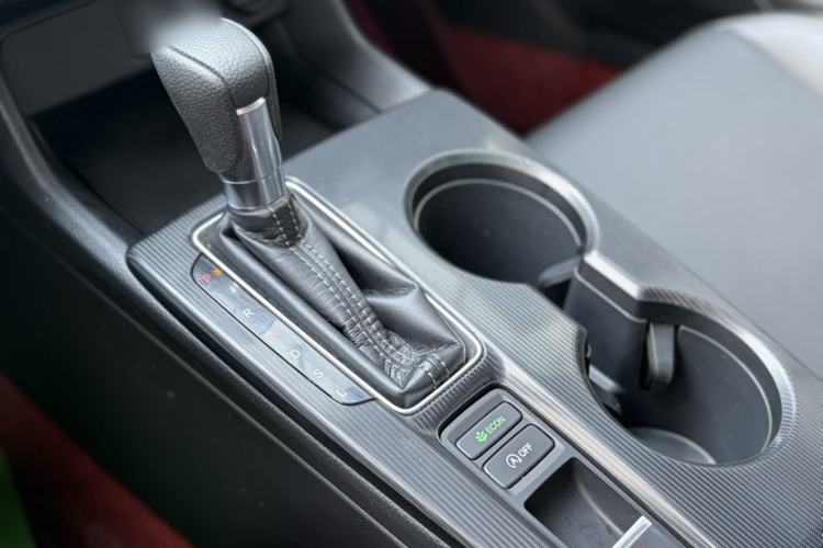 Used Honda Civic 2022 240TURBO CVT Dynamic Edition Interior 8