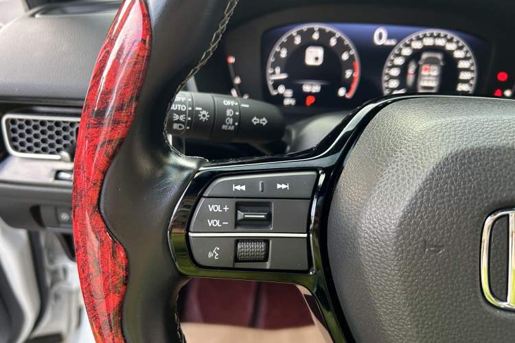 Used Honda Civic 2022 240TURBO CVT Dynamic Edition Interior 8