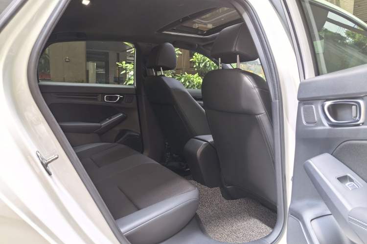 Used Honda Civic 2022 240TURBO CVT Dynamic Edition Interior 9