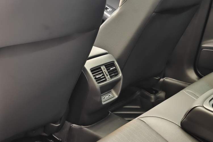 Used Honda Civic 2022 240TURBO CVT Dynamic Control Version Interior 9