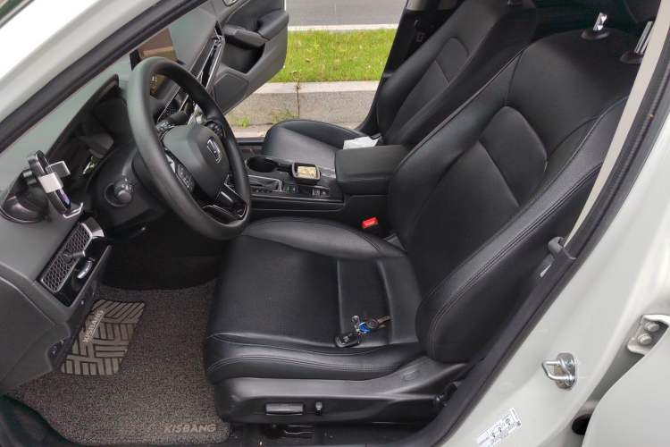 Used Honda Civic 2022 240TURBO CVT Dynamic Edition Left Front Seat