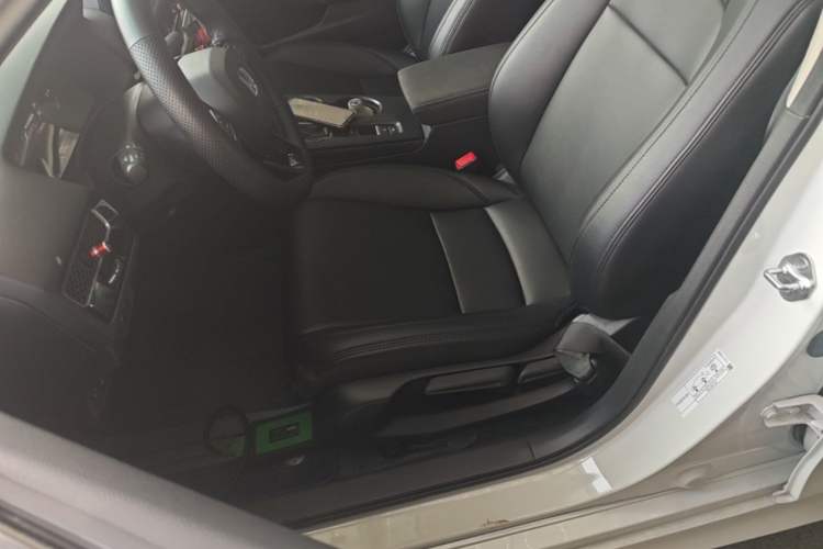 Used Honda Civic 2022 240TURBO CVT Dynamic Edition Left Front Seat