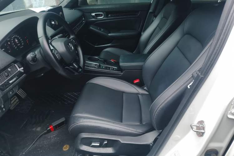 Used Honda Civic 2022 240TURBO CVT Dynamic Edition Left Front Seat
