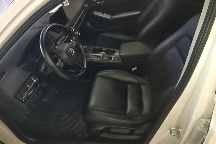 Used Honda Civic 2022 240TURBO CVT Dynamic Edition Left Front Seat