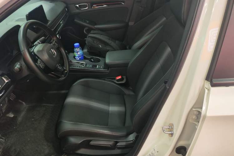 Used Honda Civic 2022 240TURBO CVT Dynamic Edition Left Front Seat