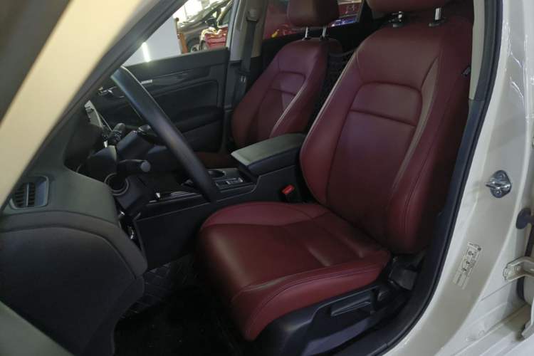 Used Honda Civic 2022 240TURBO CVT Dynamic Edition Left Front Seat