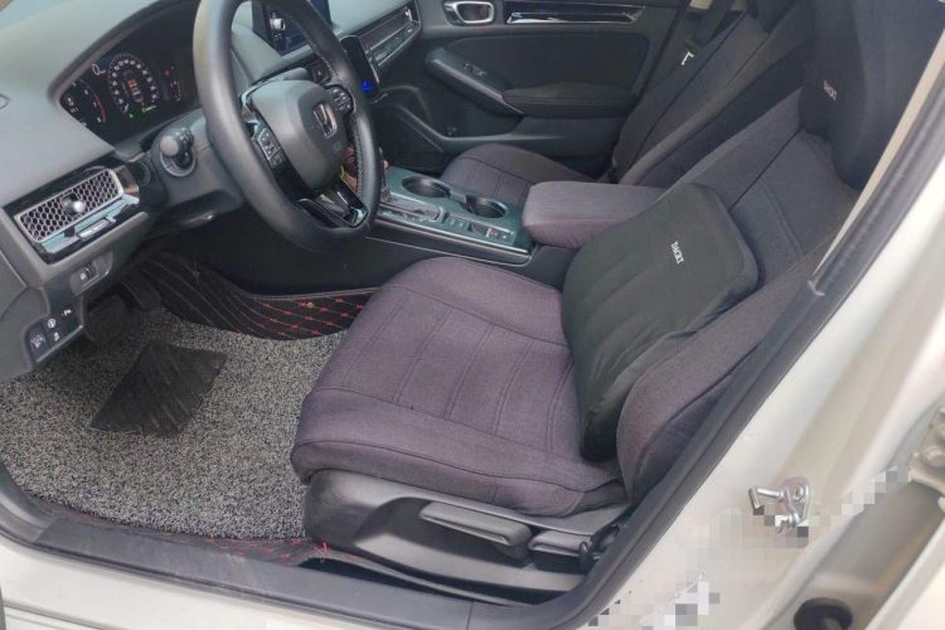 Used Honda Civic 2022 240TURBO CVT Dynamic Edition Left Front Seat
